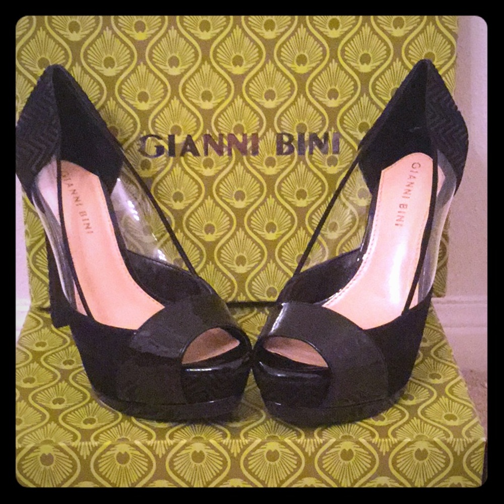 NWOT Gianni Bini Blk&Clr Heels
